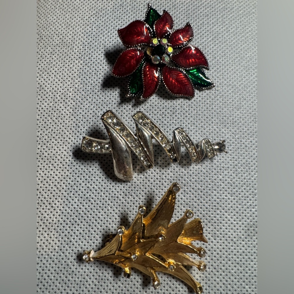 Christmas Holiday Winter Vintage to Now Brooch Jewelry Lot Craft Supplies - Picture 9 of 10